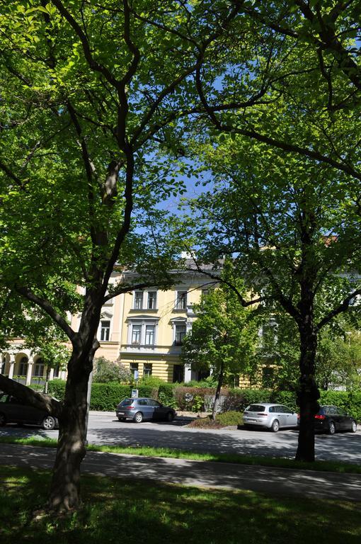 Ferienwohnung Im Univiertel Mit Garten Graz Eksteriør billede